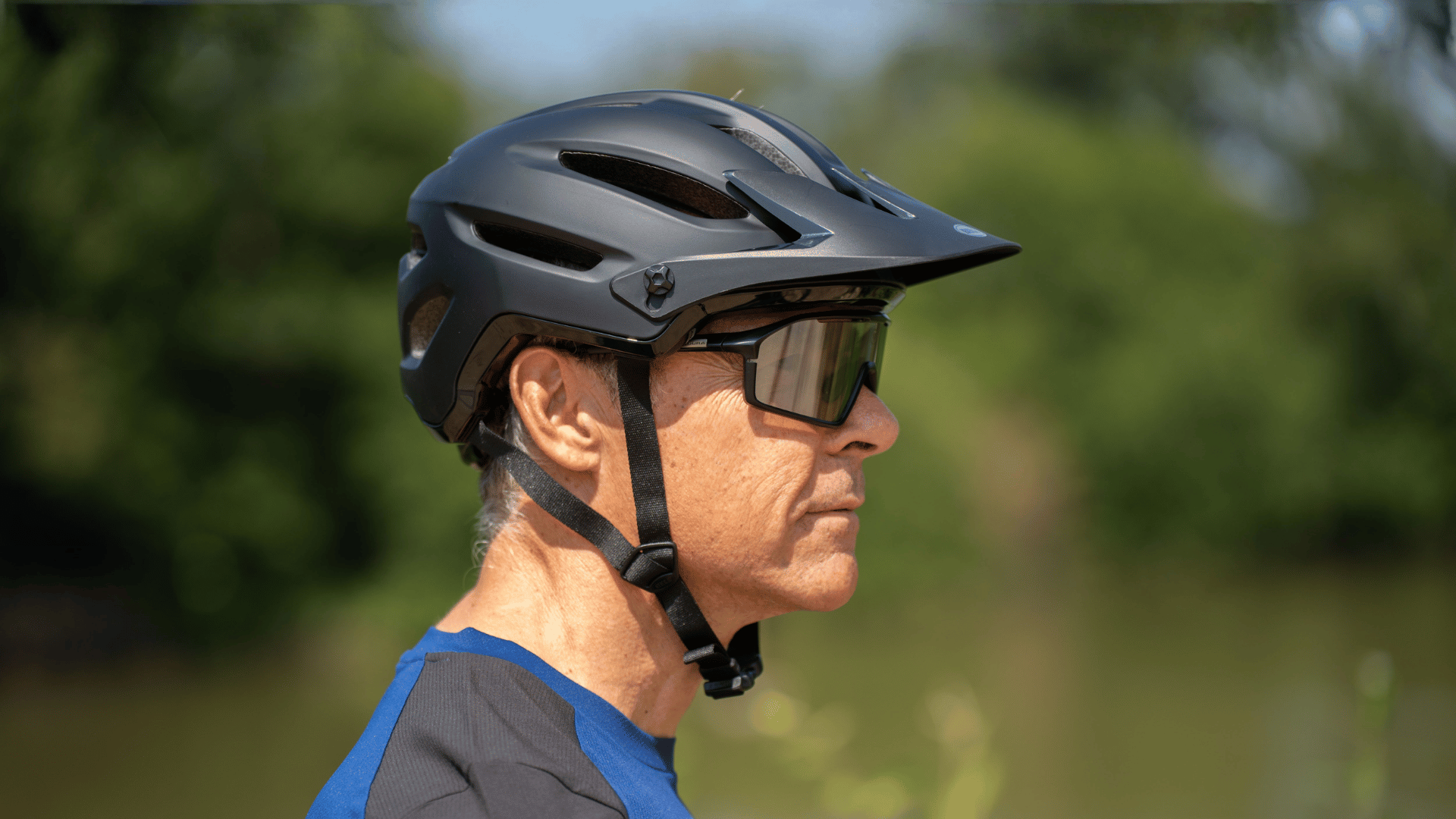 bike helmet east london Eastinear Adult with LED Rear Light & Magnetic Visor The Pedelec 2.0 is the uncompromising combination of comfort and protection Eastinear Adult Bike Helmet with