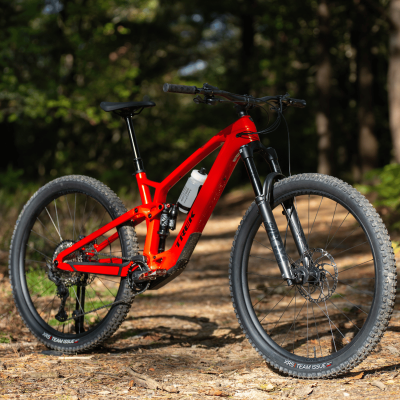 Giant Contend SL 2 Disc Road Bike 2023 in Sapphire Blue