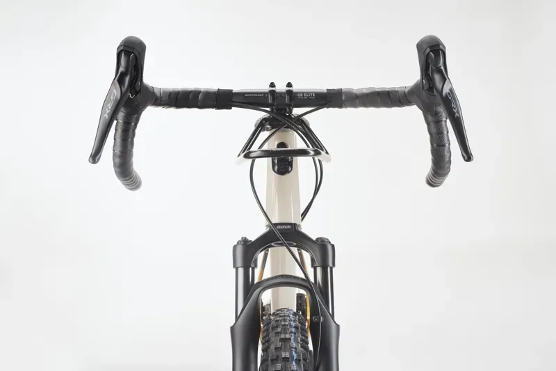 Diamant 140 SO Gravel Bike 2026 in Mokka Latte Duotone-1