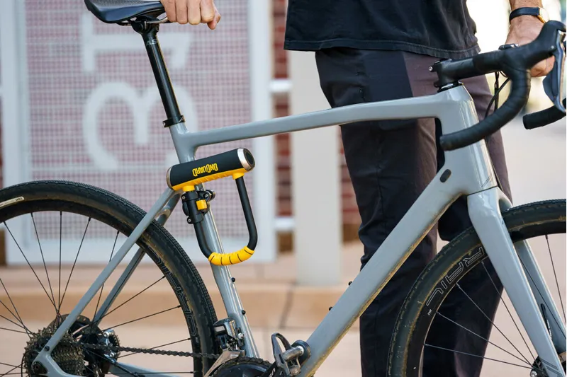 OnGuard Brute D-Lock 202mm Sold Secure Diamond Rated in Black and Yellow-2