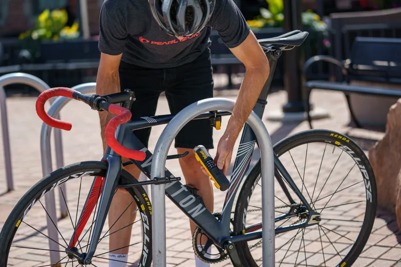 OnGuard Bulldog Combo DT DLock 230mm + Cable in Black and Yellow-3