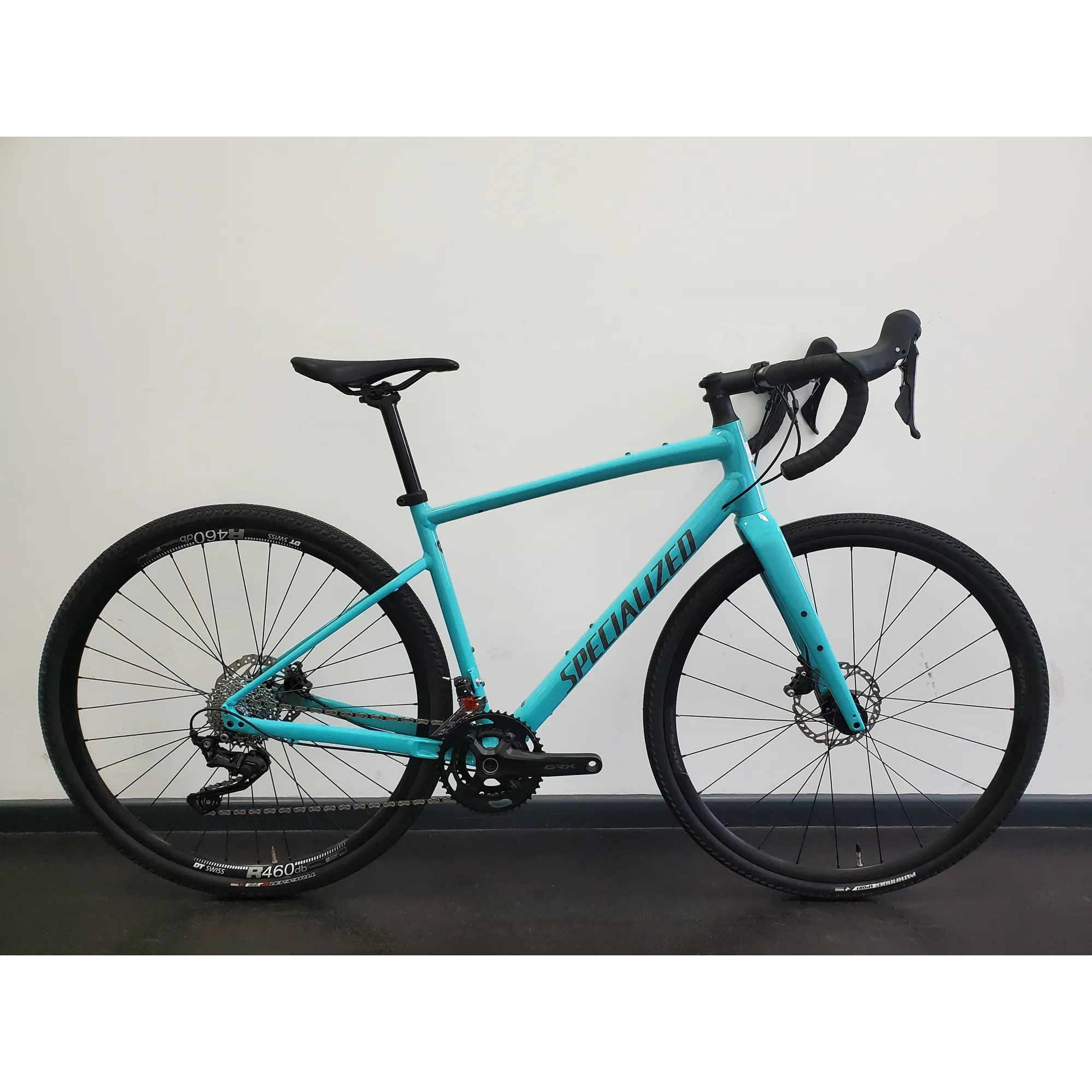 Trek Domane Checkpoint Vs Diverge EX DISPLAY Specialized Diverge