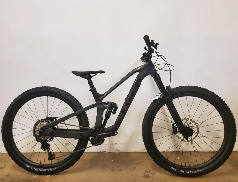 EX DEMO Trek Slash 9.8 XT 29 Full Suspension Mountain Bike Small 2021 in Grey 