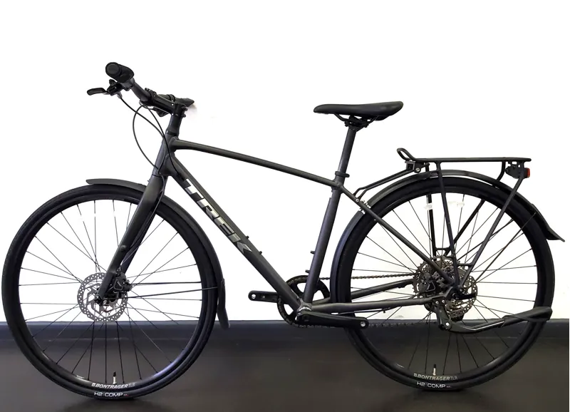 EX DISPLAY Trek FX 3 Disc Equipped Hybrid Bike Medium 2023 in Black-1