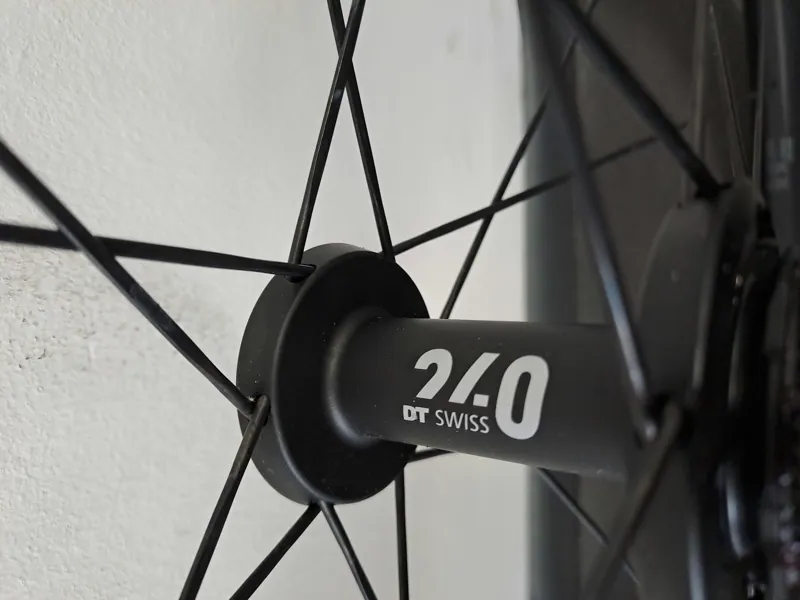 EX DISPLAY DT Swiss ERC 1400 SPLINE 35mm Disc Brake Carbon Clincher 700c Front Wheel-4