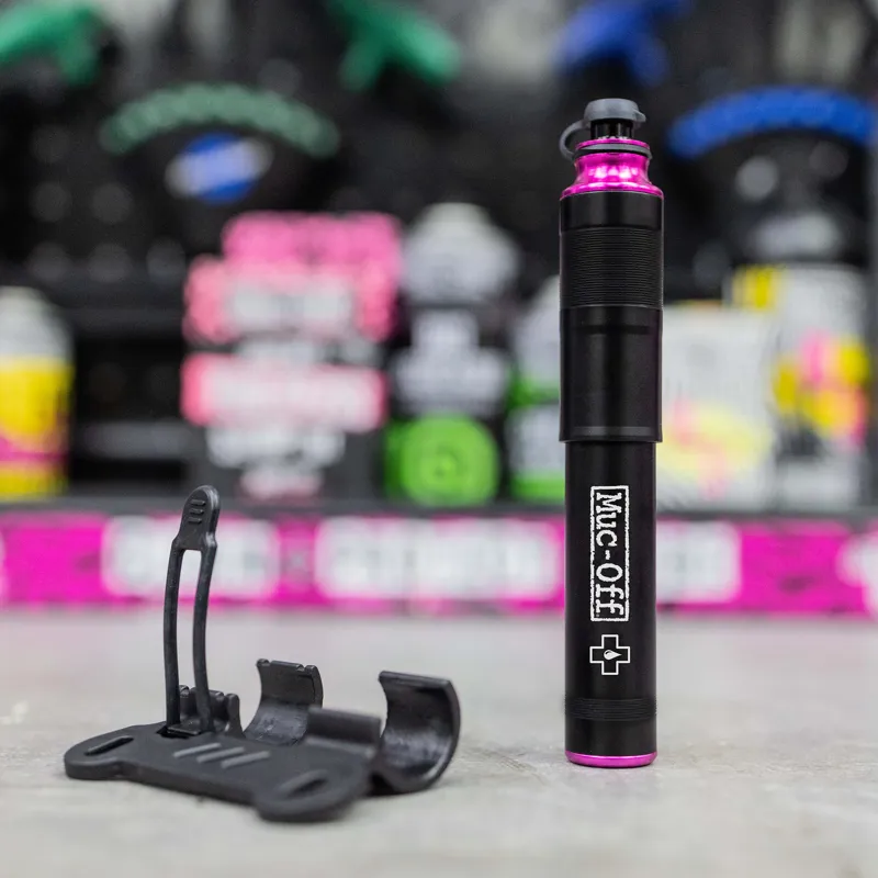 Muc-Off Airmach Mini Pump in Black-1
