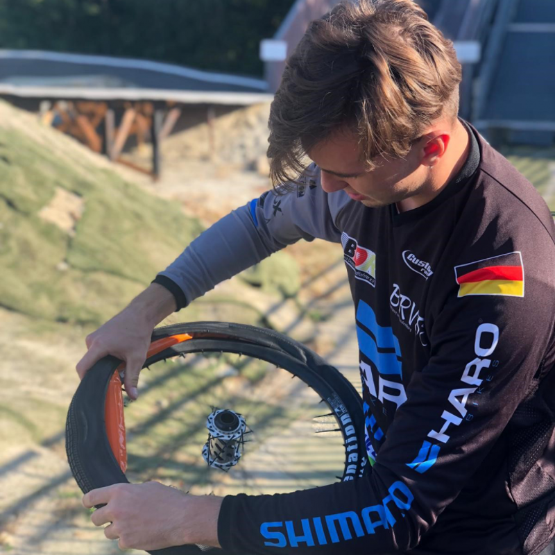 Tubolito S-Tubo BMX 20x1.5-2.5in Schrader Valve Inner Tube in Neon Orange-1