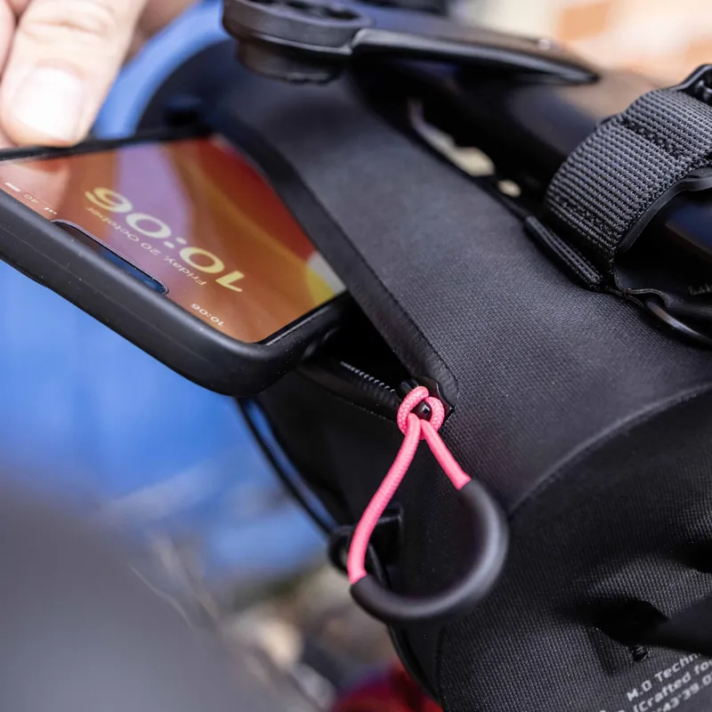 Muc-Off Explorer Bar Bag in Black-4