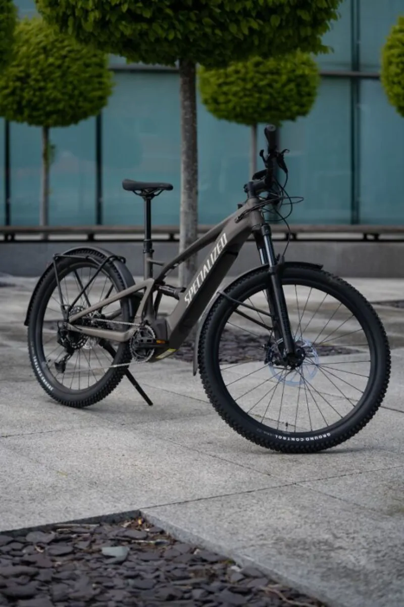 Specialized Turbo Tero X 4.0 Full Suspension Electric Mountain Bike 2024 in Gunmetal/White Mountains-10