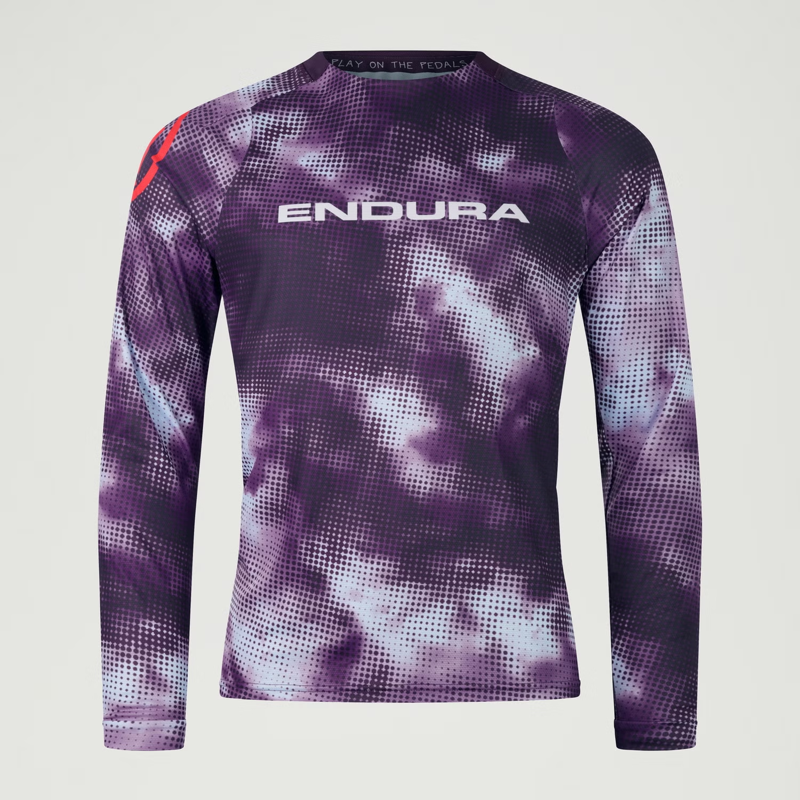 Endura Pixel Cloud Long Sleeve Tee LTD in Thistle-4