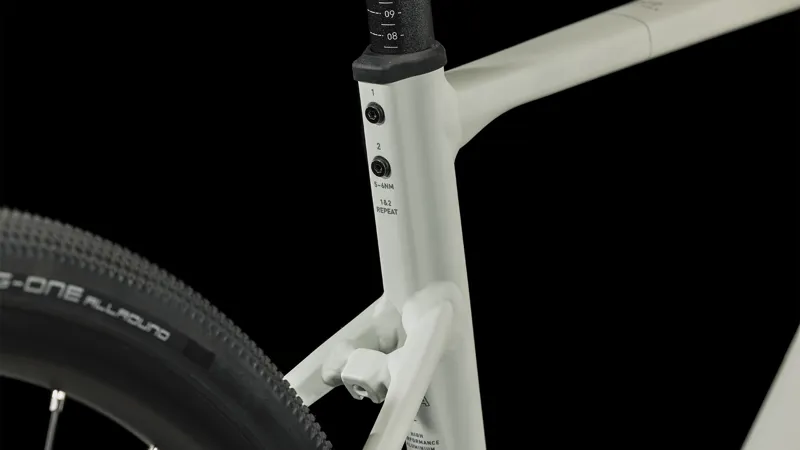 Cube Nuroad Women's Gravel Bike 2024 in Lightgrey/Rose-5