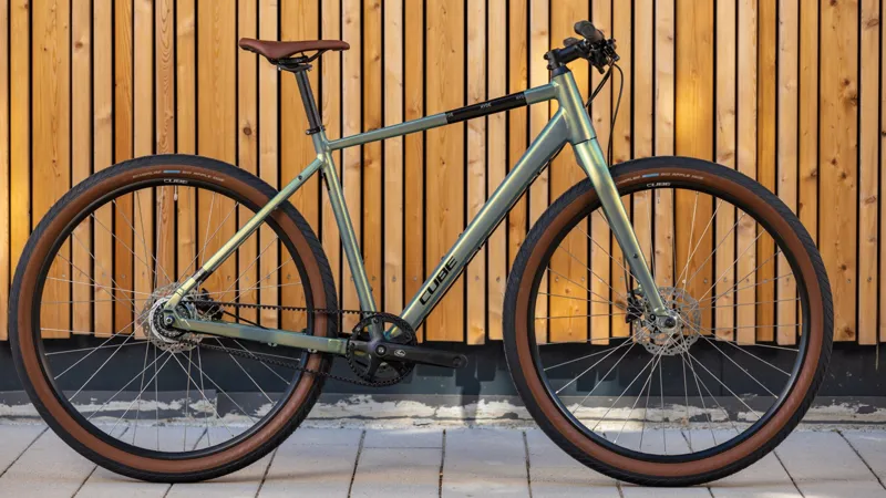 Cube Hyde Pro Hybrid Bike 2024 in Metalgreen/Black-7