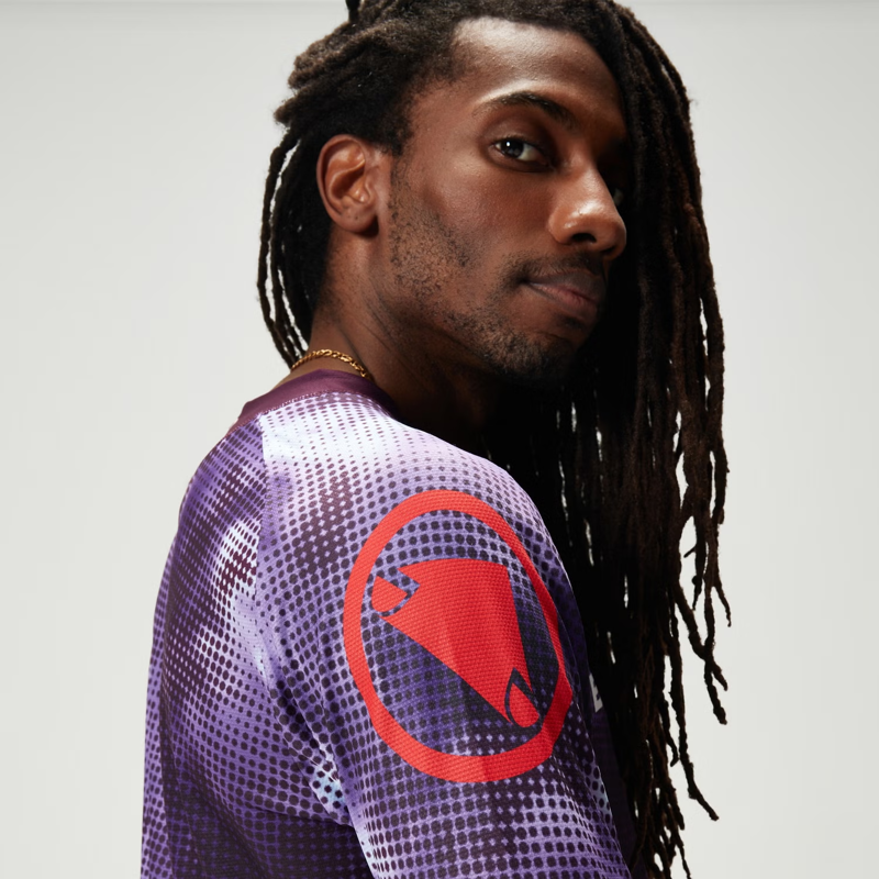 Endura Pixel Cloud Long Sleeve Tee LTD in Thistle-7