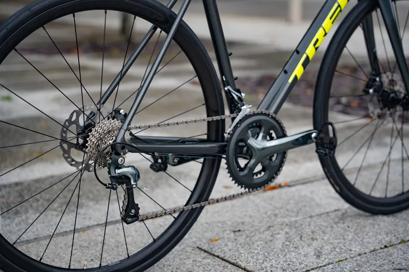 Trek Emonda ALR 4 Disc Road Race Bike 2022 in Lithium Grey-10