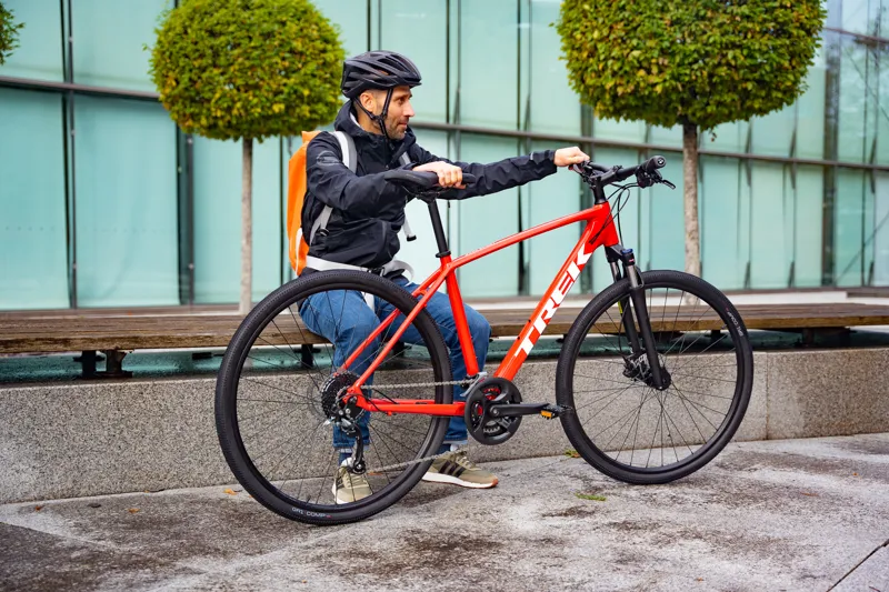 Trek Dual Sport 2 Hybrid Bike 2022 in Viper Red-12
