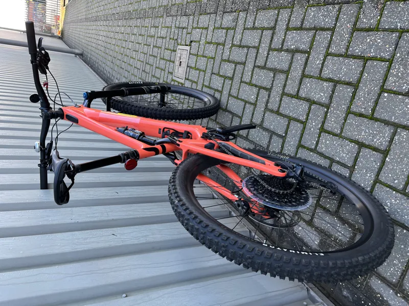 ONE OFF Specialized Turbo Levo SL Comp Carbon Gen 2 Full SusElectric MTB SIZE S3 2024 in Gloss Blaze/Black-2