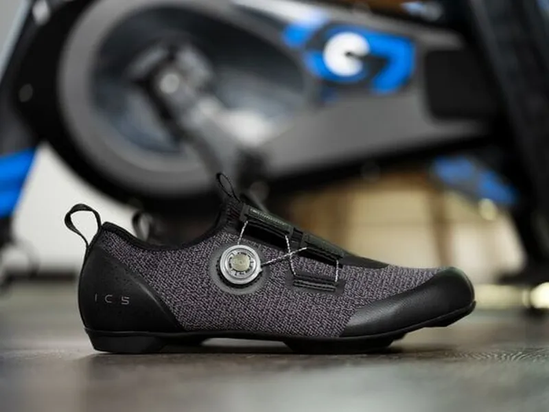 Shimano IC501 Shoes in Black-6
