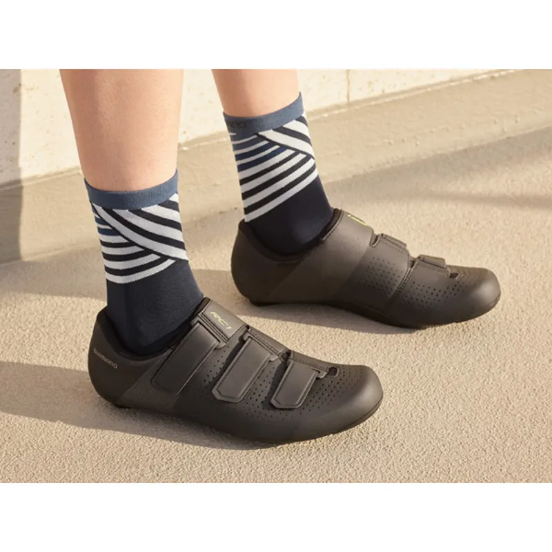 Shimano RC1 Road Shoe in Black-4