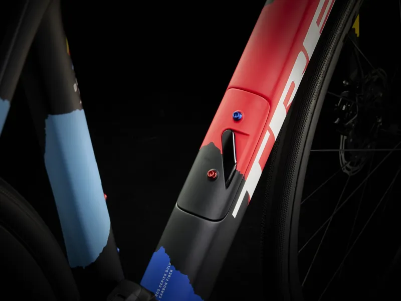 Trek Domane SLR 7 AXS Gen 4 Road Bike 2025 in Trek Black-4