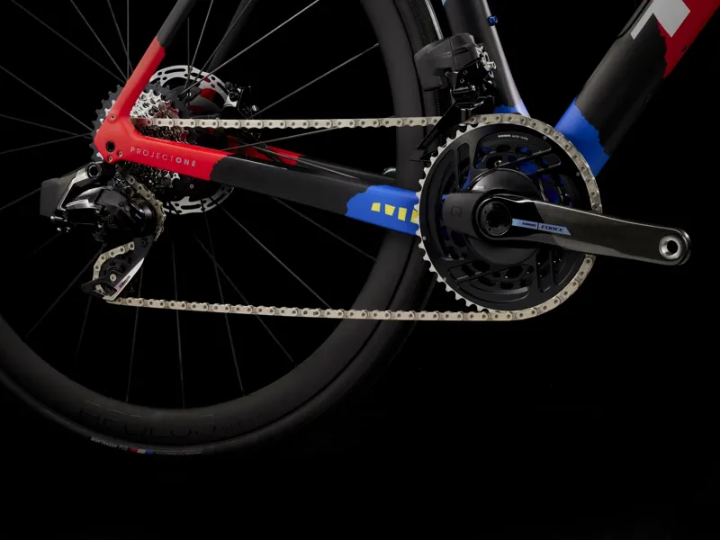 Trek Domane SLR 7 AXS Gen 4 Road Bike 2025 in Trek Black-10