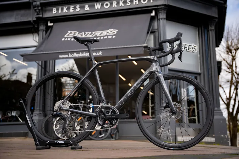 Trek Emonda SL 6 Pro 105 Di2 Road Race Bike 2023 in Black