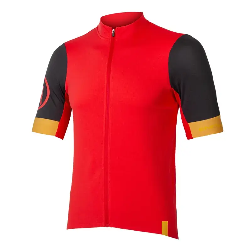 Balfes Bikes Endura FS260 Short Sleeve Jersey in Pomegranate | Free postage over £30, £10 off first order, price match & 0% finance.