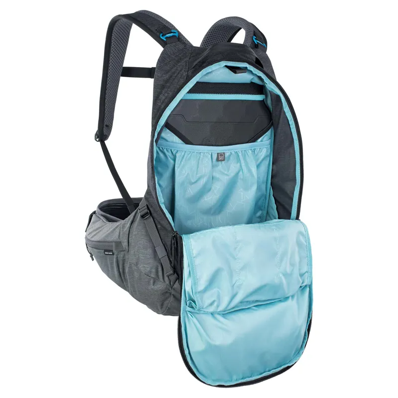Evoc Trail Pro Protector Back Pack 16L S/M in Black/Carbon Grey-3