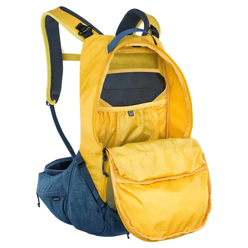 Evoc Trail Pro Protector Backpack 16L L/XL in Curry Yellow-3