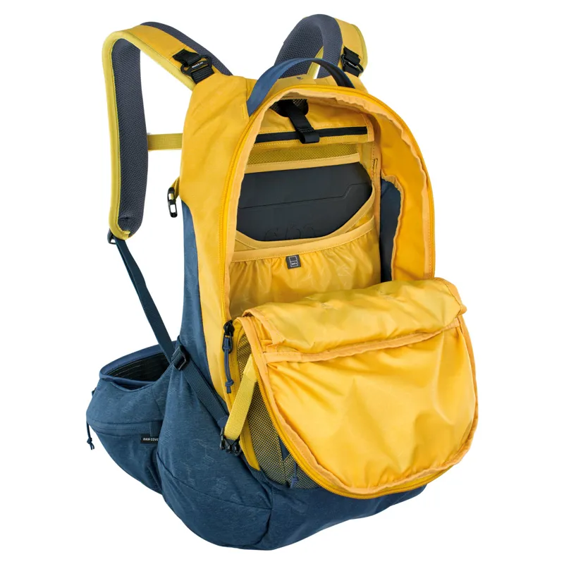 Evoc Trail Pro Protector Backpack 26L L/XL in Curry Yellow-3