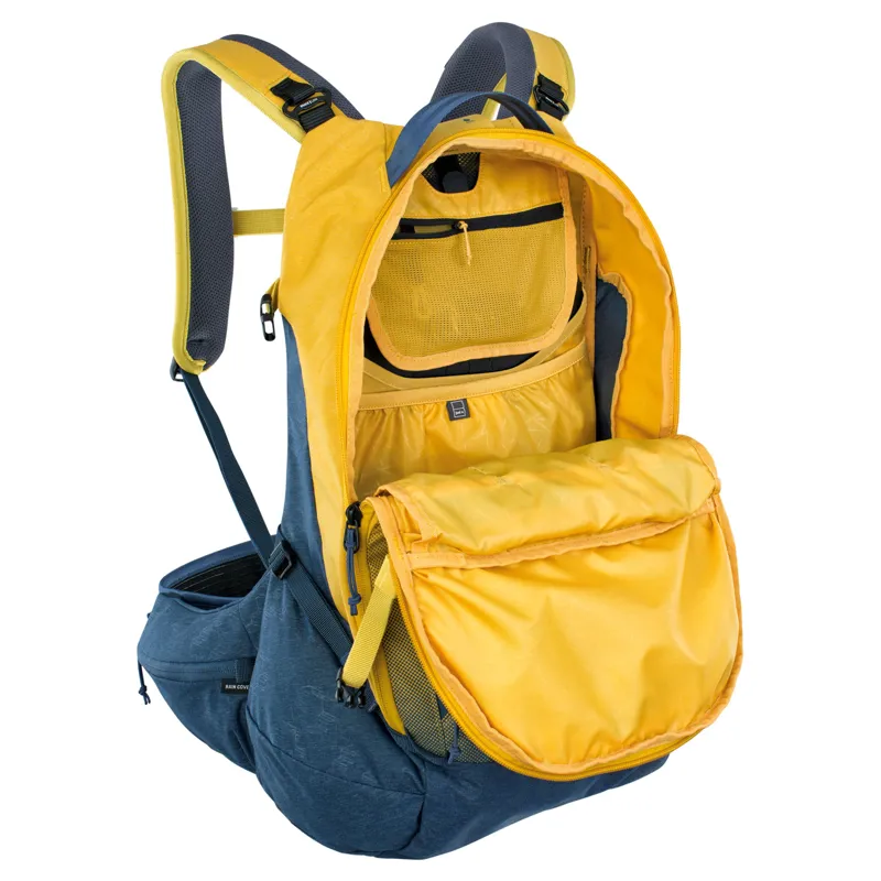 Evoc Trail Pro Protector Backpack 26L L/XL in Curry Yellow-4