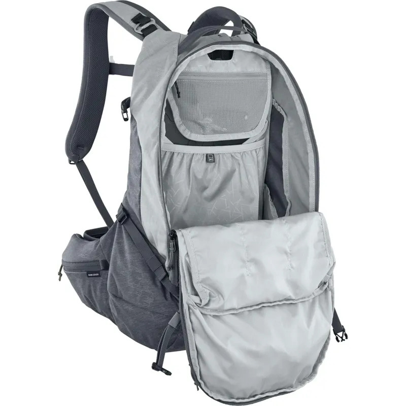 Evoc Trail Pro Protector Backpack S/M 26L in Stone/Carbon Grey-4