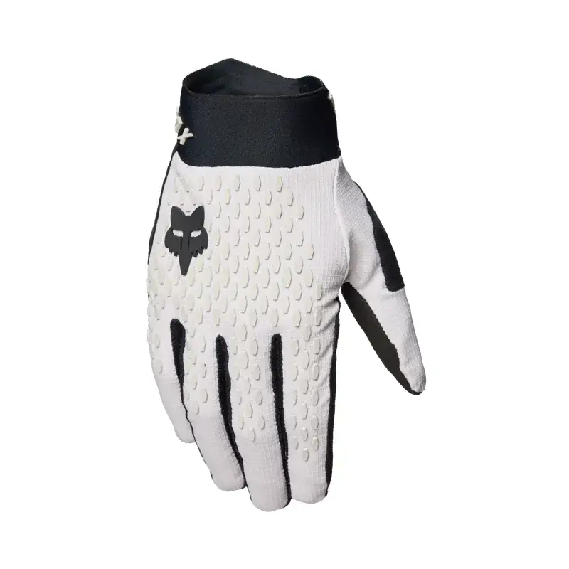 Balfes Bikes Fox Defend Glove in Black | Free postage over £30, £10 off first order, price match & 0% finance.