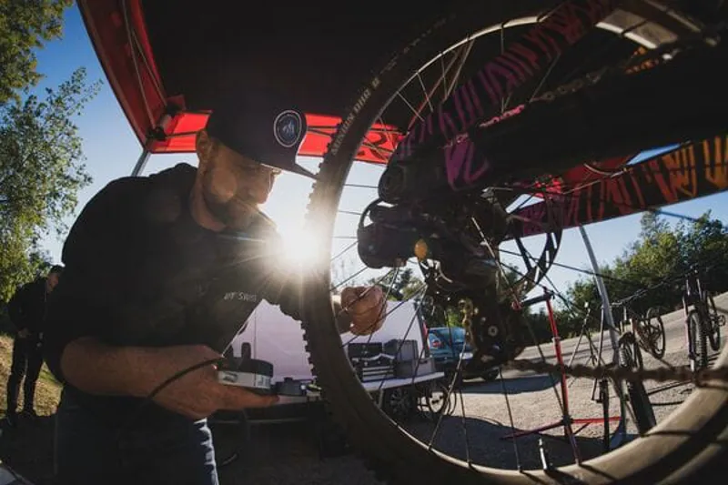 DT Swiss FR 1500 30mm Rim 110x15mm BOOST Axle 27.5in Front Wheel in Black-4