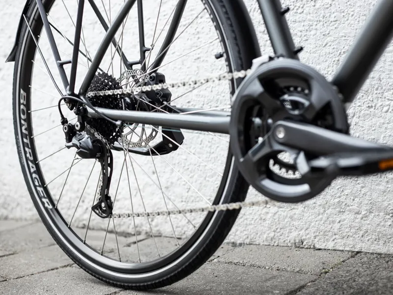 Trek FX 2 Disc Equipped Hybrid Bike 2025 in Lithium Grey-5