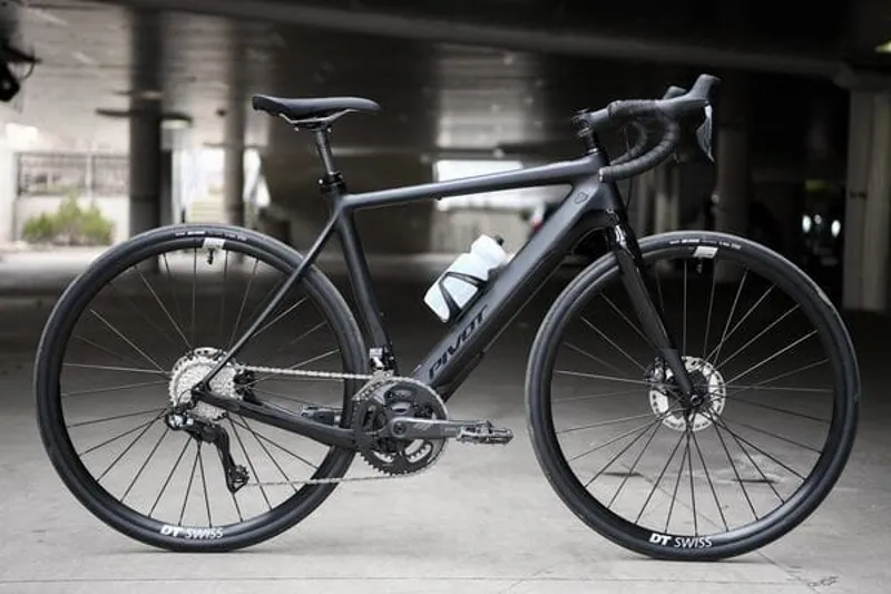 DT Swiss HE 1800 HYBRID Clincher 23 x 22 mm 700c Disc Brake Front Wheel in Black-4