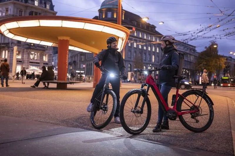 DT Swiss HU1900 135mm QR Micro Spline 700 x 25c Rear Wheel in Black -2