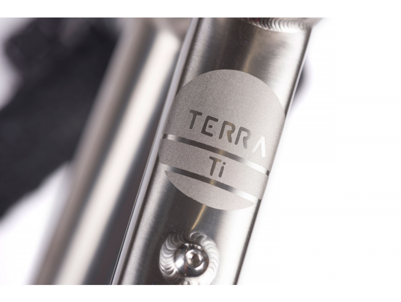 Orro Terra Ti GRX820 Gravel Road Bike 2024 in Titanium-1