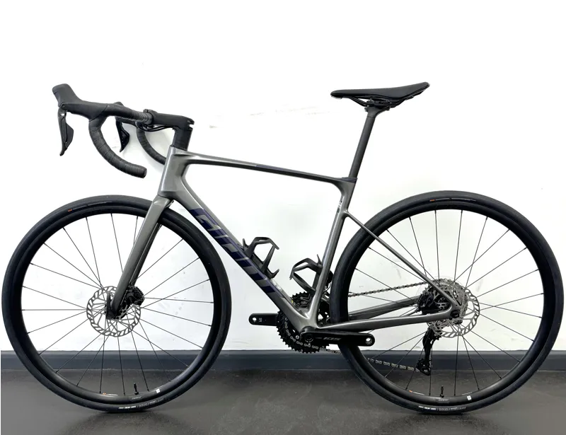 EX DISPLAY Giant Defy Advanced 1 Road Bike Medium 2024 in Charcoal/Milky Way-1