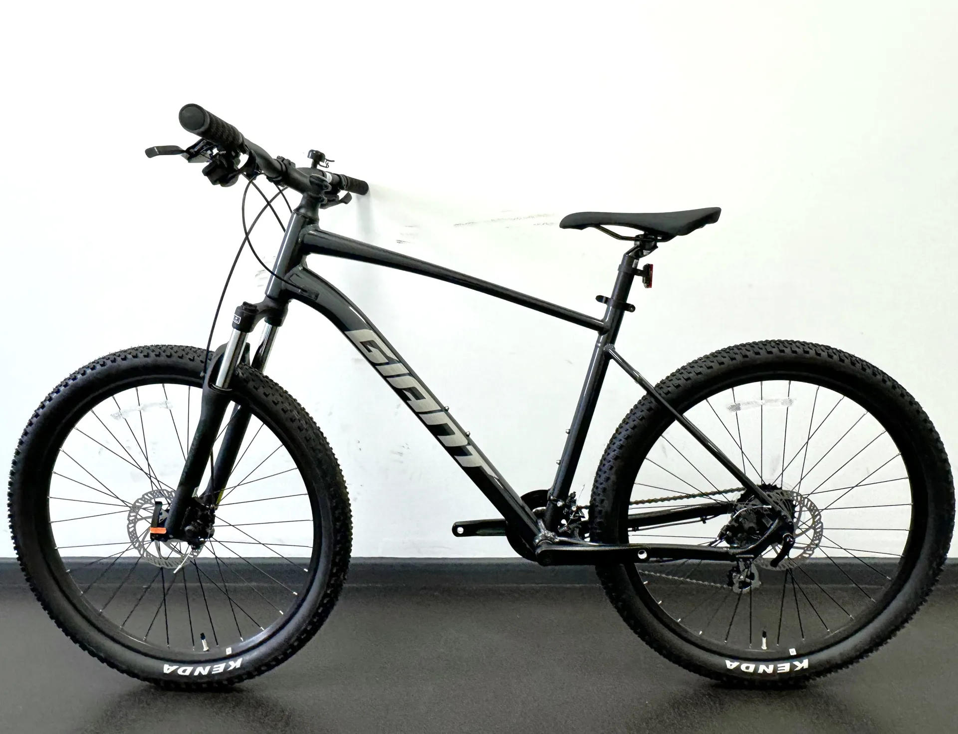 Talon Large Giant Mountain Bike Giant Talon Mountain Bike SR