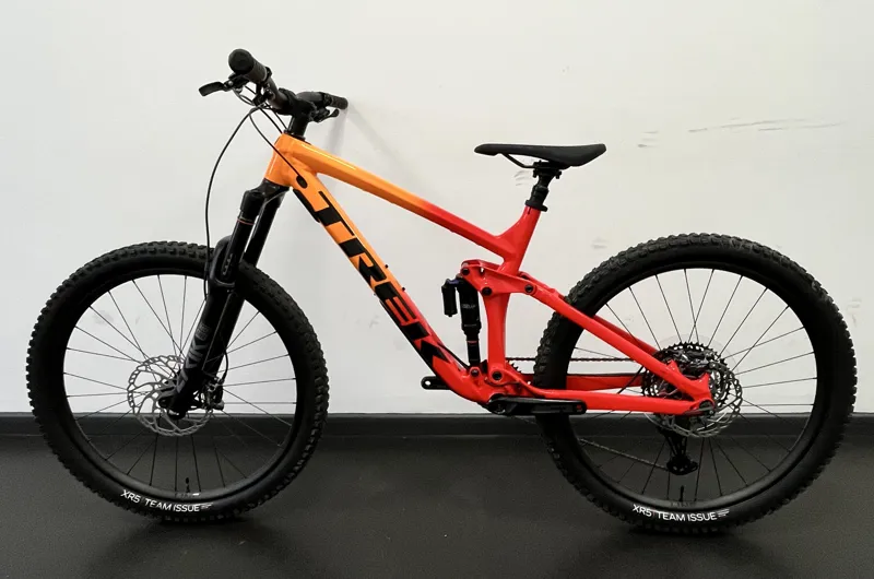 ONE OFF Trek Remedy 8 27.5 XT Full Suspension Mountain Bike MediumLarge 2022 in Marigold-1