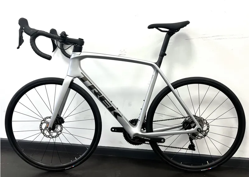 EX DISPLAY Trek Emonda SL 5 Disc Carbon Road Bike 58cm 2022 in Quicksilver-1