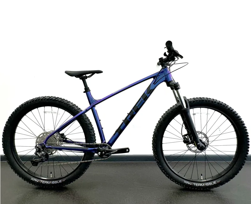 EX DISPLAY Trek Roscoe 6 Hardtail Mountain Bike Large 2023 in Purple Flip