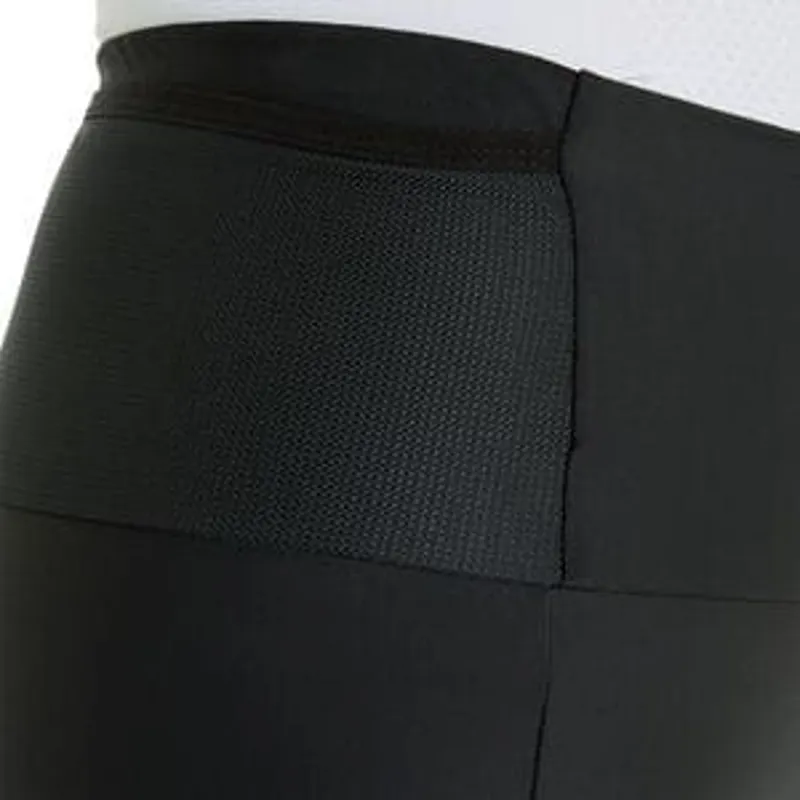 Madison Women's Roam Cargo Cycling Shorts in Black-2