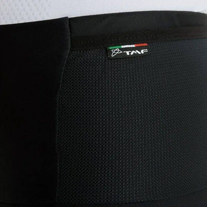 Madison Women's Roam Cargo Cycling Shorts in Black-6