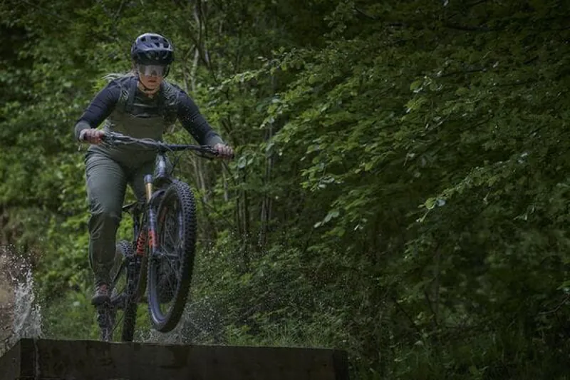 Madison DTE 3-Layer Waterproof Bib Trousers in Black-10