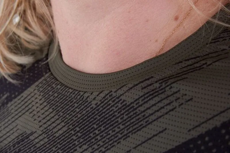 Madison Women's Flux Long Sleeve Trail Jersey Midnight Green/Black-2