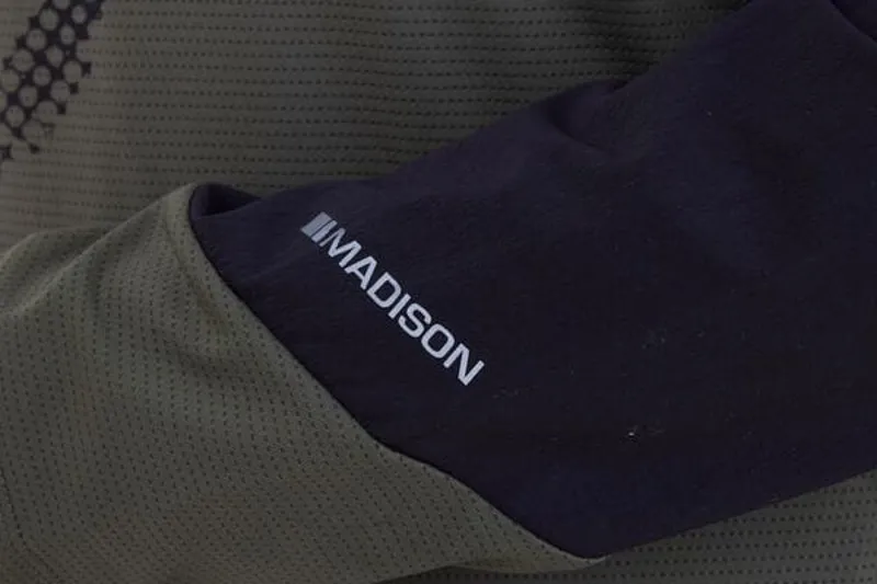 Madison Women's Flux Long Sleeve Trail Jersey Midnight Green/Black-3