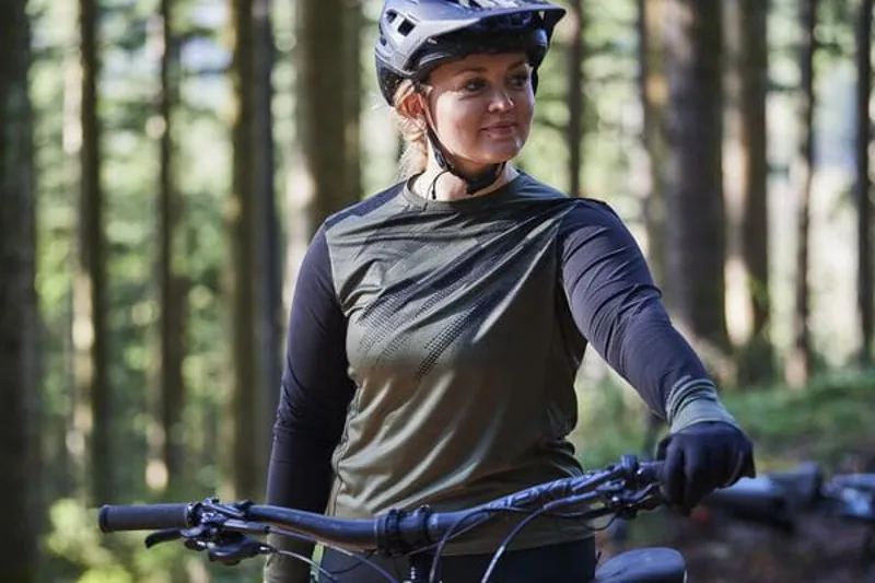 Madison Women's Flux Long Sleeve Trail Jersey Midnight Green/Black-7