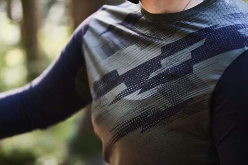 Madison Women's Flux Long Sleeve Trail Jersey Midnight Green/Black-8