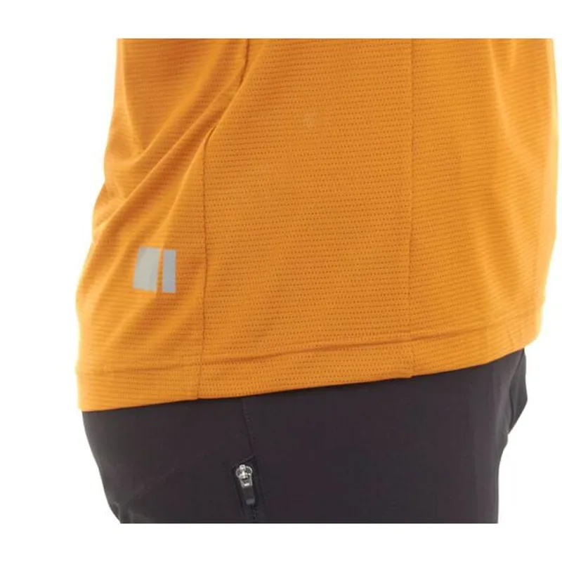 Madison Women's Flux DWR Stretch Trail Short in Black-3